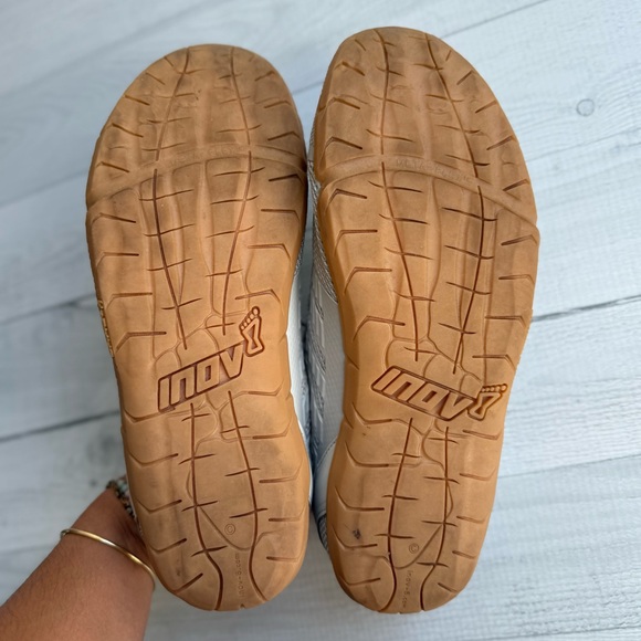 Inov-8 Bare-XF 210 V3 Womens Gray Athletic Cross Training Shoes Size 7.5 - Picture 7 of 7